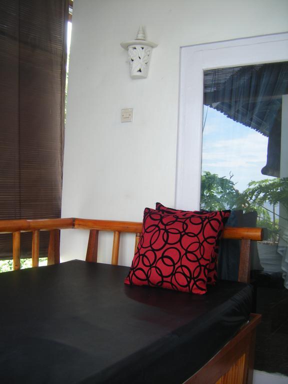 Alur Beach Homestay Амед Номер фото